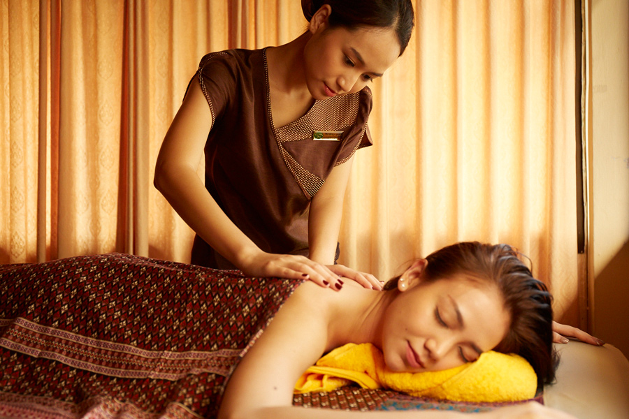 Aroma (Swedish) Massage, Deep tissue massage, Aromatherapy Massage